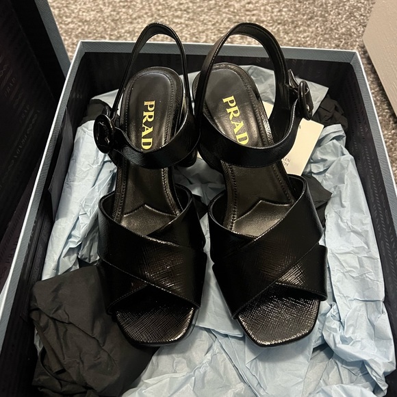 Prada crisscross platform sandal - Picture 9 of 15